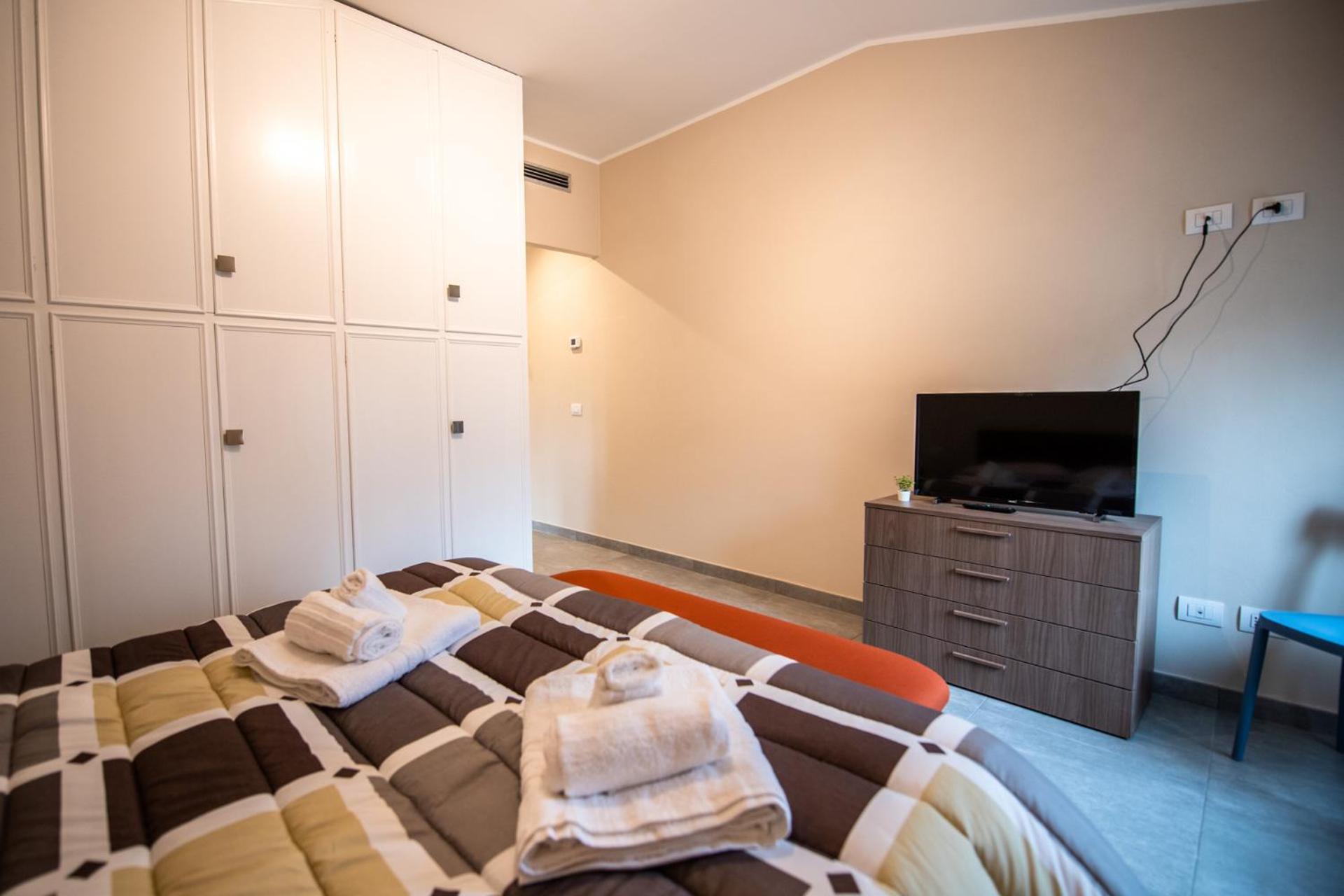 350 M Da Ospedale Maggiore L Parcheggio Prive L Rooms Parma Exterior foto